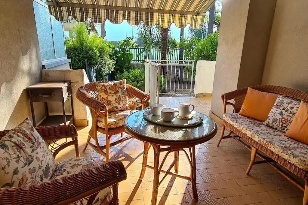 גיארדיני נאקסוס Villa Naxos Taormina 0*, גיארדיני נאקסוס